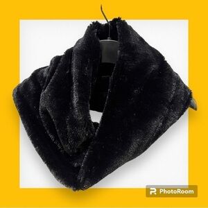 New York & Company Black Faux Fur Shawl Stole